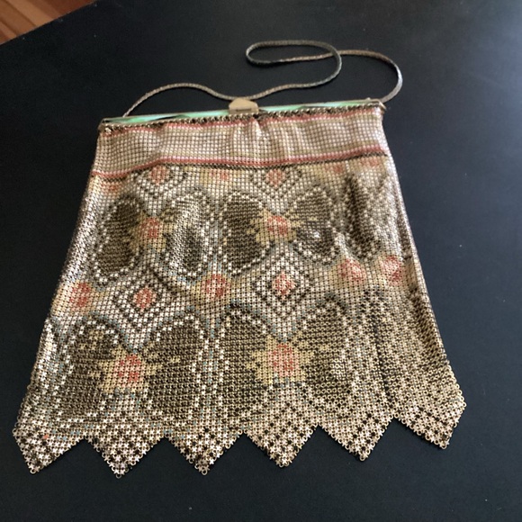 Vintage 1920 “Flapper’s” Enameled Chainmail Evening Bag - Picture 4 of 9